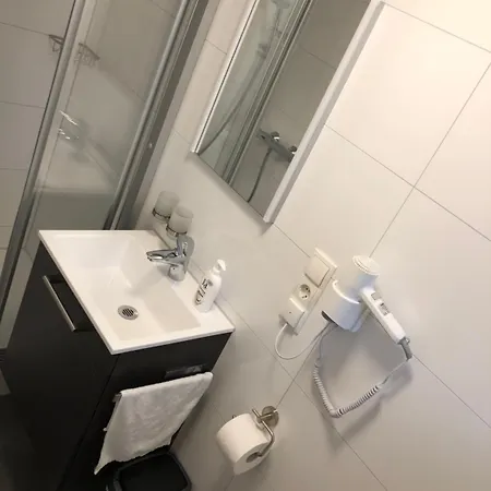 Gaestehaus Alwin Diebold - 5 Gehminuten Zum Europapark בית הארחה רוסט